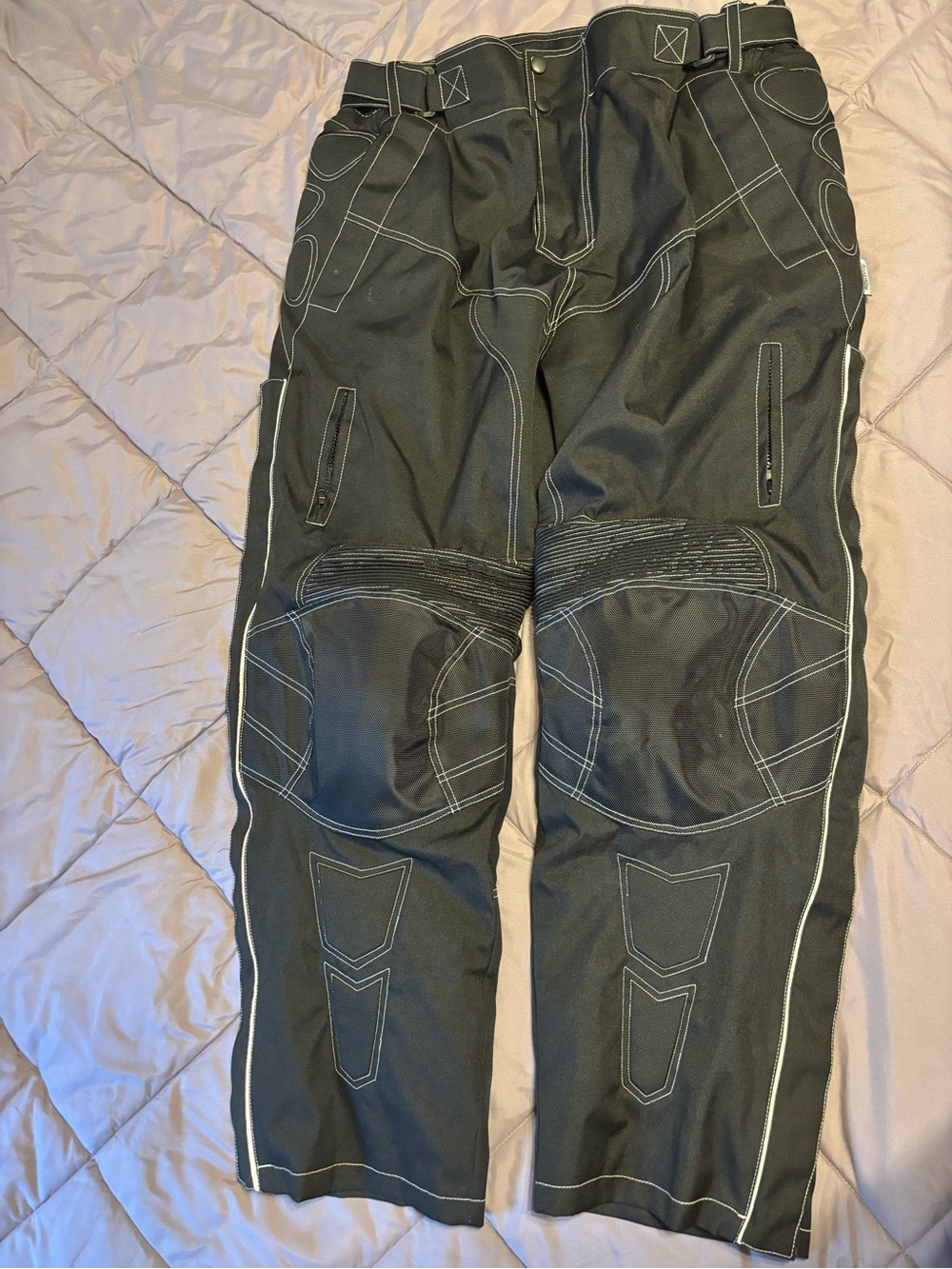 Men's Black Reinforced Riding Pants with Contrast Stitching
